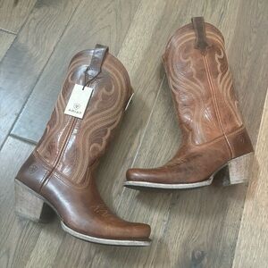 Ariat Women's Brown Heeled Lively Western Boots NWT
